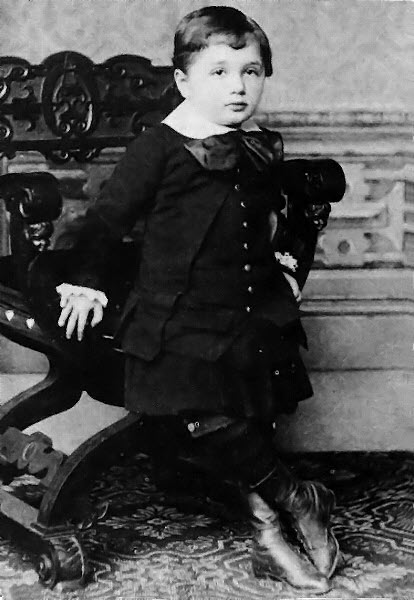 Childhood image of Albert Einstein ( age of 3 in 1882 )