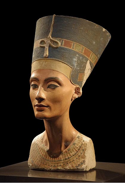 A statue of Egyptian Queen Nefertiti