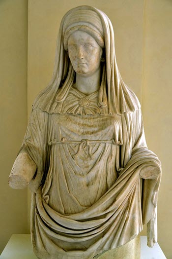 A statue of the Roman Goddess Vesta