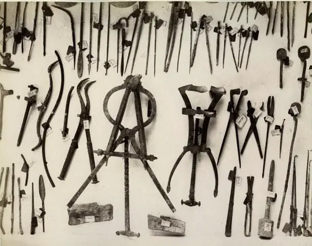 Ancient Roman surgical instruments