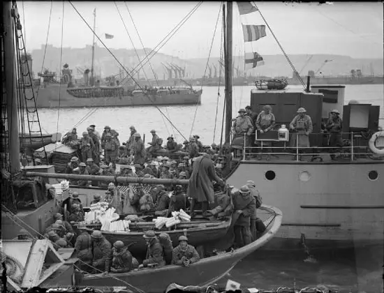 British and French troops evacuated from Dunkirk arrive at Dove