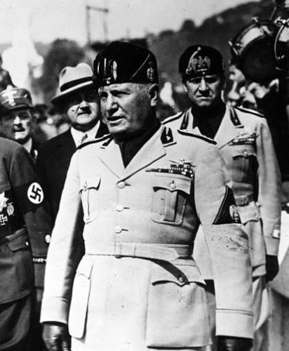 Mussolini with Rome Generals