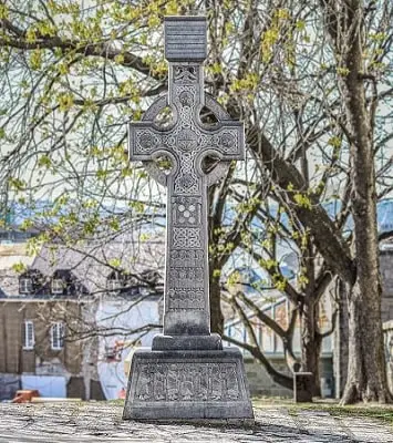 Celtic High cross in Quebec