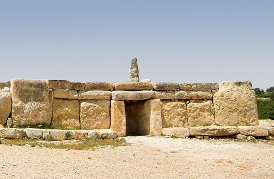 Facade of the main temple of Ħaġar Qim