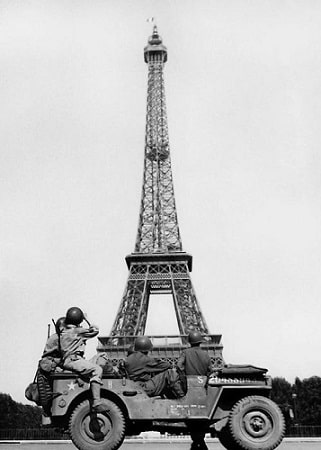 France in WWII, US Soldier viewing Eiffel Tower