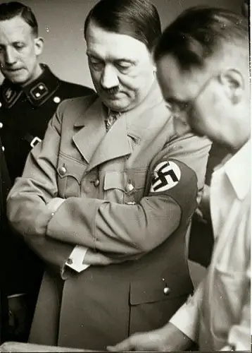 Adolf Hitler at general briefing