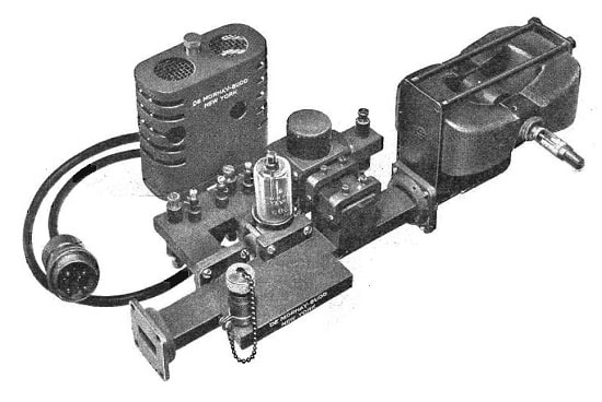 9.375 GHz 20 kW magnetron assembly for airport radar in 1947