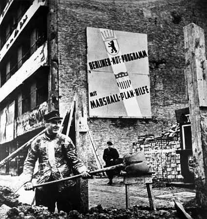 Construction in West Berlin with the help of the Marshall Plan after 1948