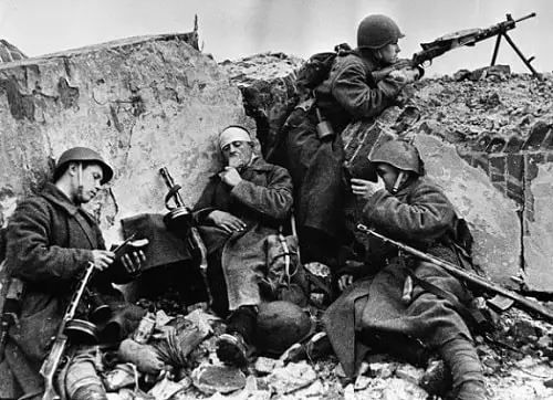 Soviet soldiers at Stalingrad during fighting