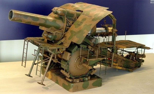 model-of-the-German-Howitzer
