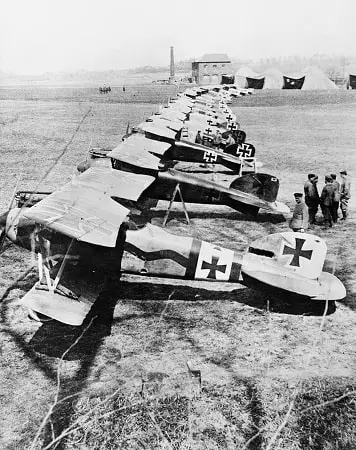 A lineup of Albatros D IIIs of Jasta 11 in early 1917