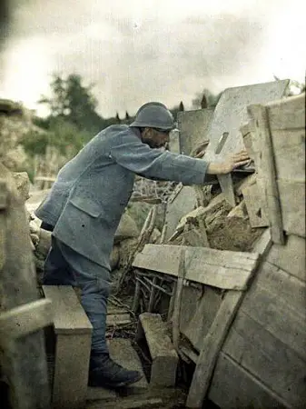 A soldier wearing a horizon blue uniform during the Great War