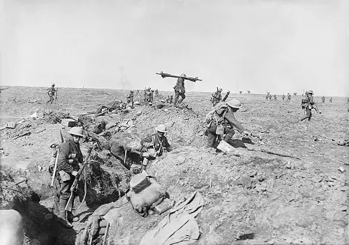 British infantry advancing in support during the battle of Morval, 1916