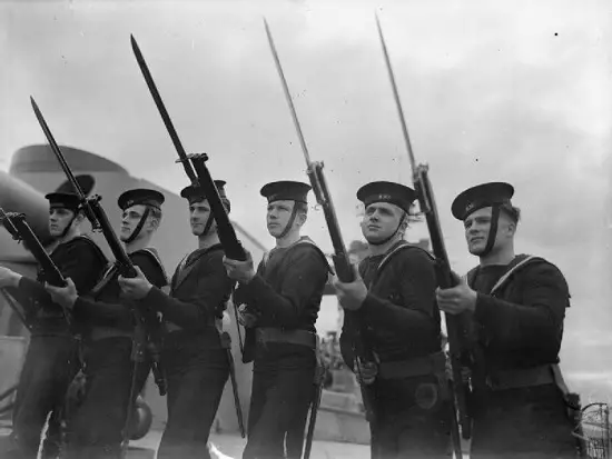 Six sailors with Lee Enfield rifles