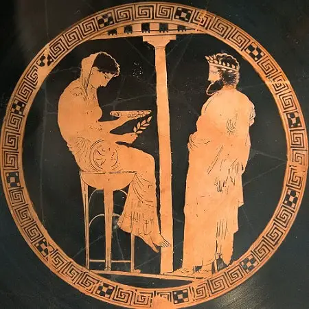 The Pythia, the most known type of Hiereiai, red figure kylix